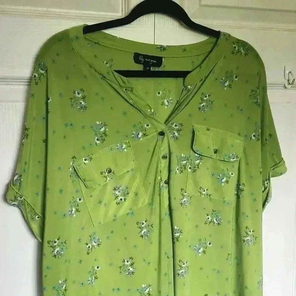 Lily Morgan Floral Blouse 2X | Green Stretchy Button Front Top Plus Size - Picture 4 of 9